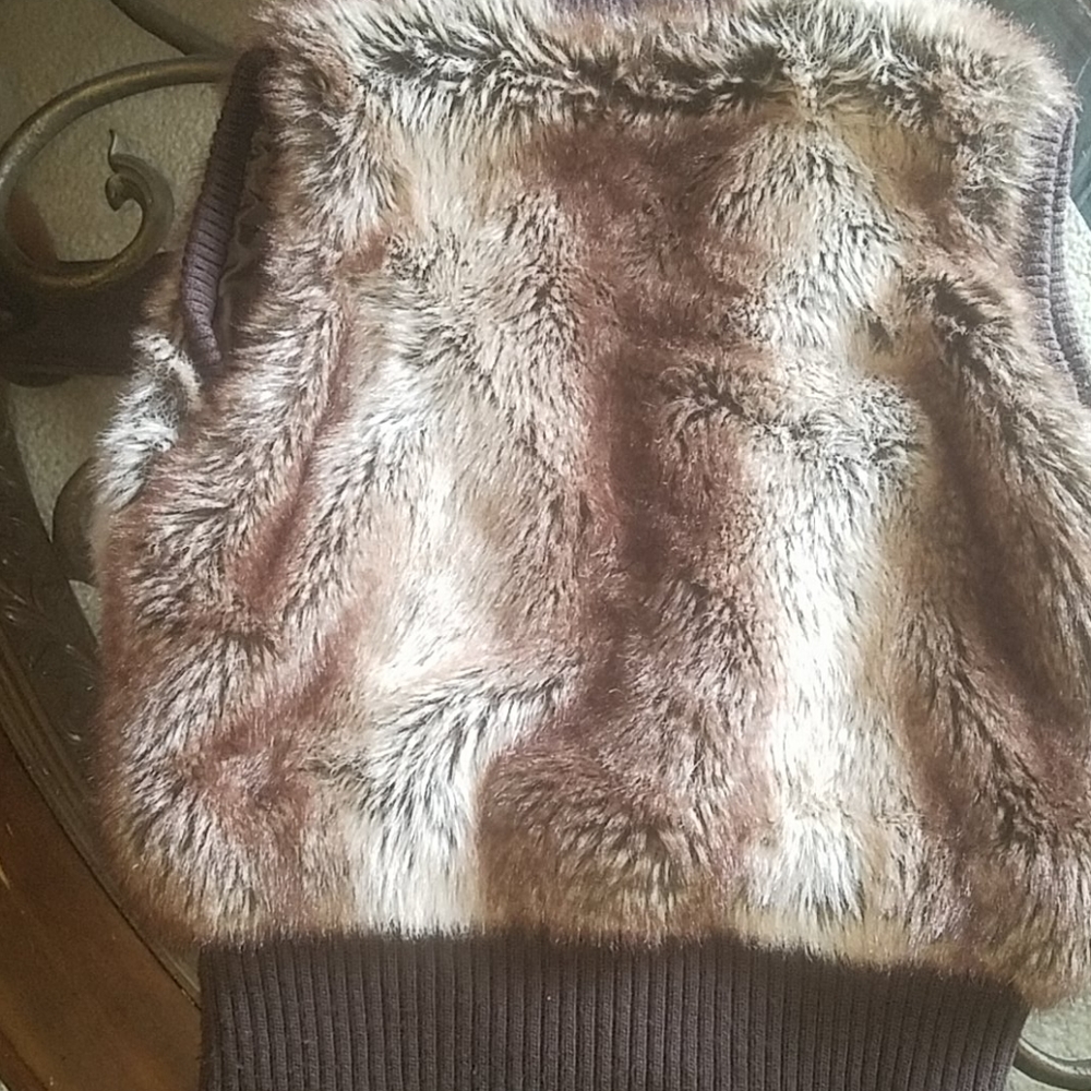 🎉Faux Fur Vest - Picture 5 of 7